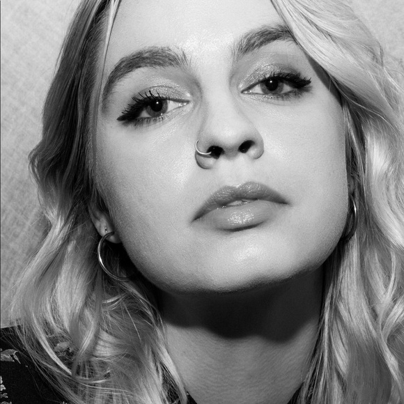 Meet your Posher, Ak - Picture 1 of 1